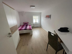 Modern eingerichtetes Einzelzimmer in Groß Vollstedt, Gemeinschaftsbad Zimmer Nr 3